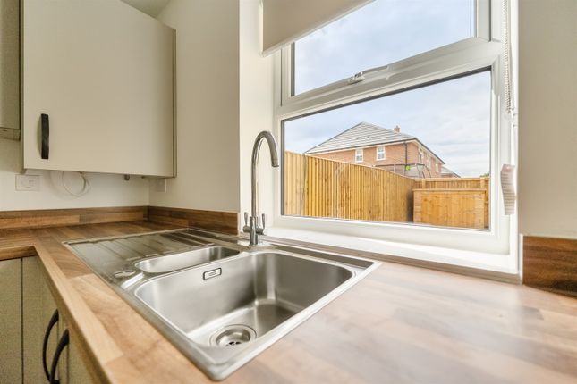 47, Robert Lewis Avenue, Crewe photo 4