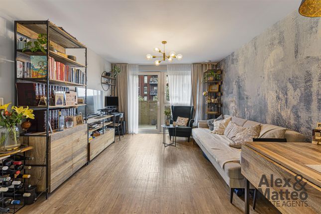 Flat 22, Nyland Court, Naomi Street, London photo 3