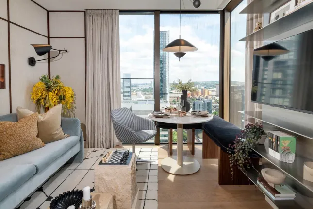 1-bed flat on Marsh Wall, London, £680,000
