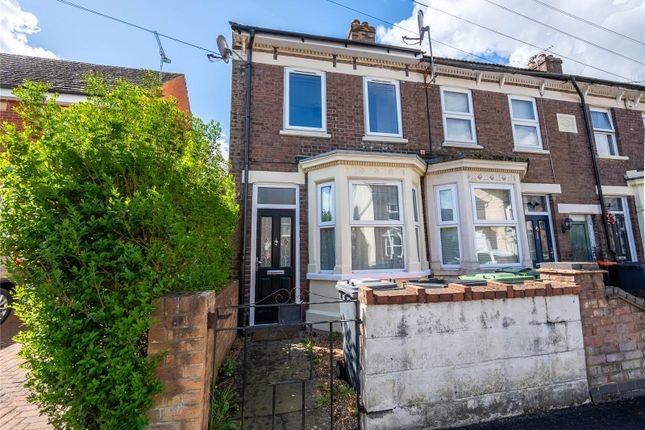 End terrace house for sale in Victoria Street, Dunstable, Bedfordshire
