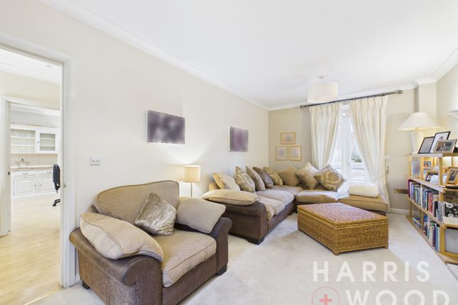 148 Gavin Way, Highwoods, Essex photo 3