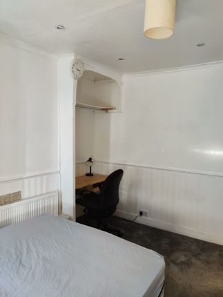 Hazell Crescent, Romford photo 2