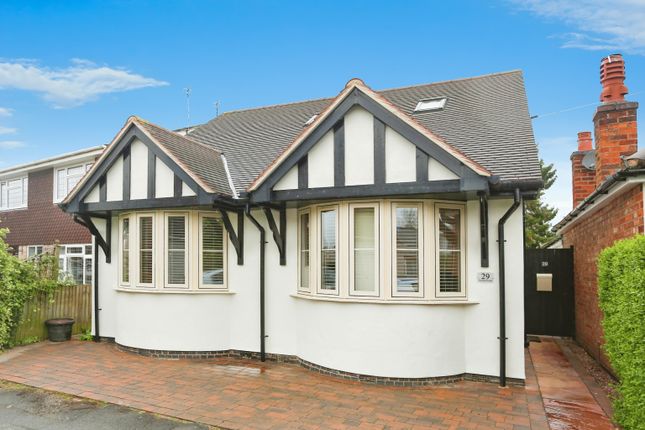 Thumbnail Detached bungalow for sale in Avenue Road, Leicester