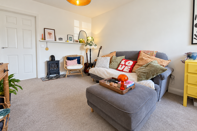11, Smiths Drive, Swansea photo 4