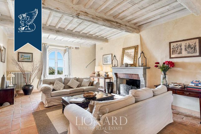 Country house for sale in Capannori, Lucca, Toscana