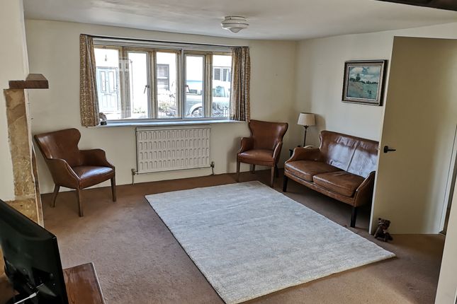 15 Bower Hinton, Martock photo 2