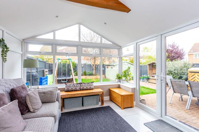 2, Teasel Close, Rushden photo 2