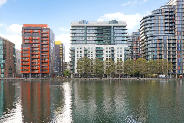 Flat for sale in Millharbour, London