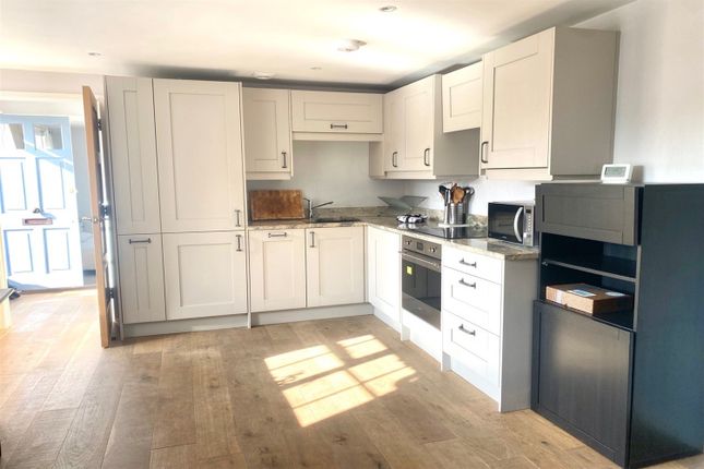 Flat, Knockhundred Row, Midhurst photo 3