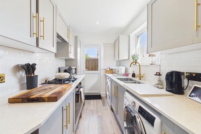 19, Northdown Close, Ruislip photo 3