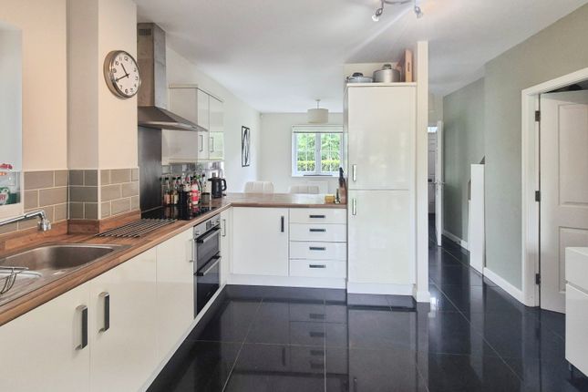 35, Sutton Avenue, Newcastle photo 3