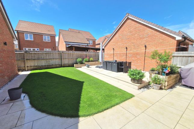 31, Pitchfork Way, Bedford photo 4