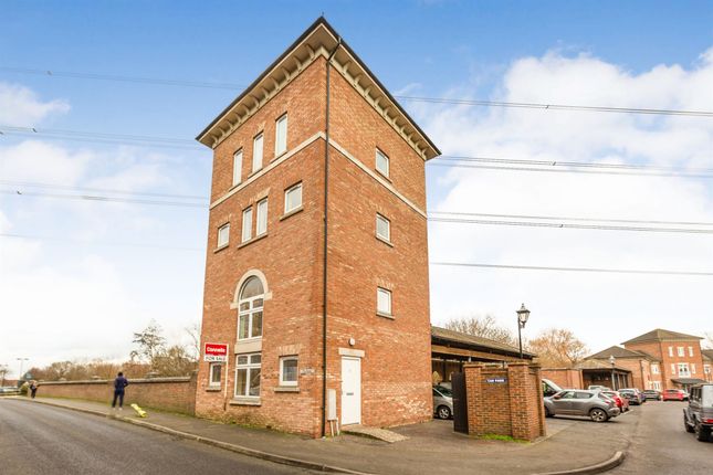 Thumbnail Flat for sale in Trenchard Street, Aylesbury