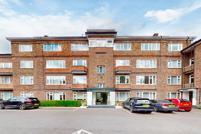 Flat for sale in Avenue Close, Avenue Road, London