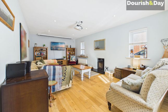 8 Isherwoods Way, Shrewsbury photo 3