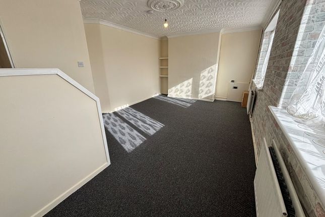 5a, Hawthorn Crescent, Skelmersdale photo 5