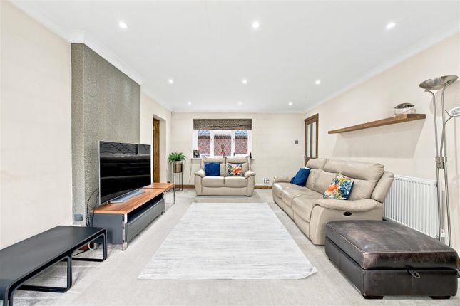 8, Cowslip Close, Uxbridge photo 3