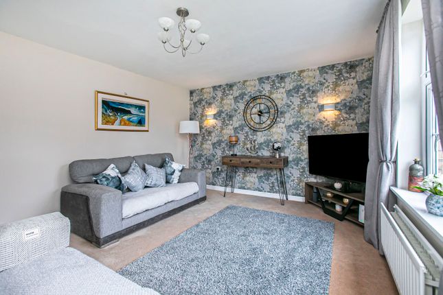 47, Fieldfare View, Dunfermline photo 4
