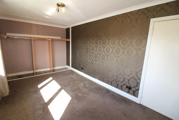 Flat to rent in Canal Terrace, Paisley