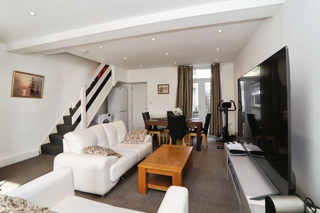 26, Cardiff Road, Pontypridd photo 2