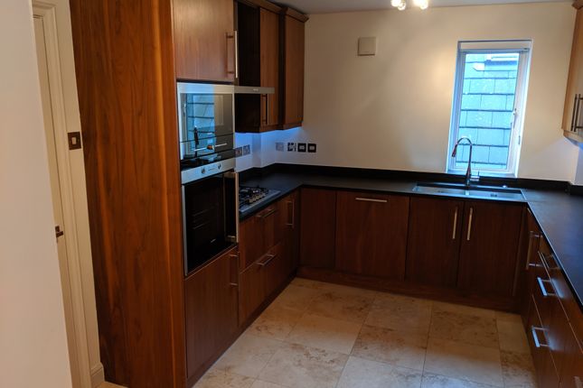 5 Highview House, 6 Queens Road, London photo 4