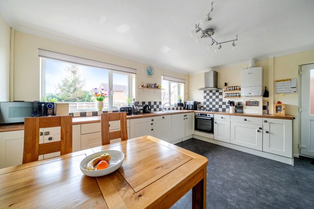 35, Roman Hackle Avenue, Gloucestershire photo 2