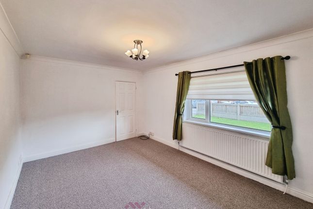 3, Cheviot Drive, Doncaster photo 2