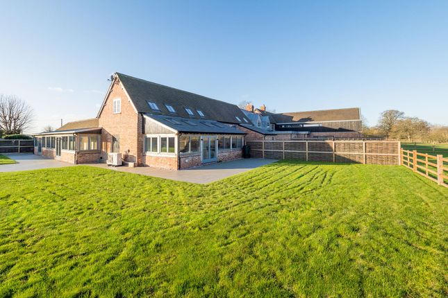 Thumbnail Barn conversion for sale in Charlecote, Wellesbourne, Warwickshire