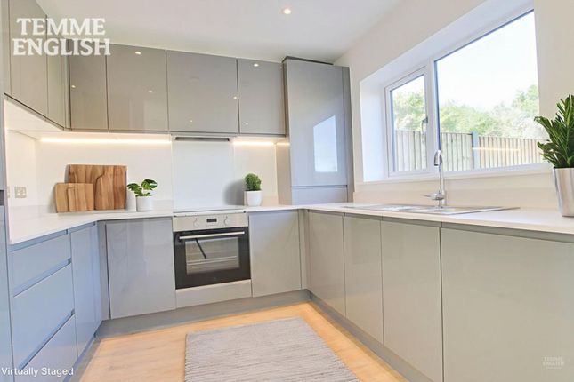 18 Clarendon Mews, Pitsea photo 3