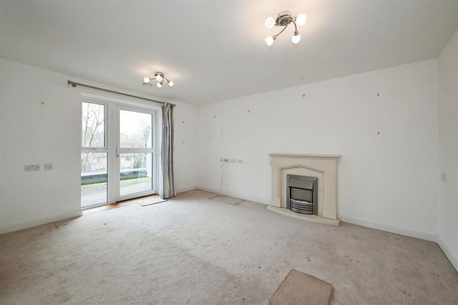 Flat for sale in Reading Road, Henley-On-Thames
