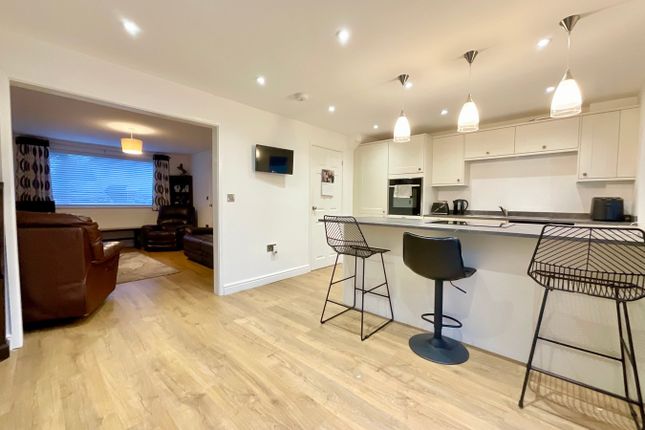 9, Wheatsheaf Court, Caldicot photo 4