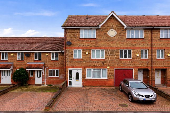 10, St. Mellion Close, London photo 2