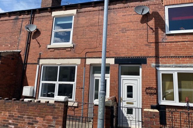 Thumbnail Flat to rent in Lower Oxford Street, Castleford, West Yorkshire