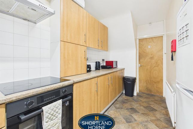 12, Charter Avenue, Coventry photo 4