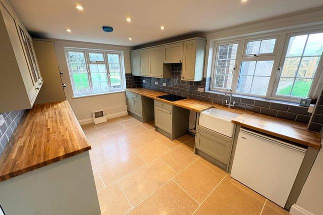 Tollgate Cottage, Harrold Road, Lavendon photo 4