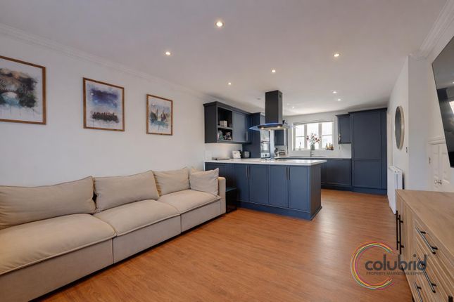 18, Allen Way, Chelmsford photo 3