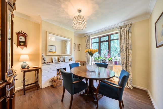 207, Hampermill Lane, Hertfordshire photo 4