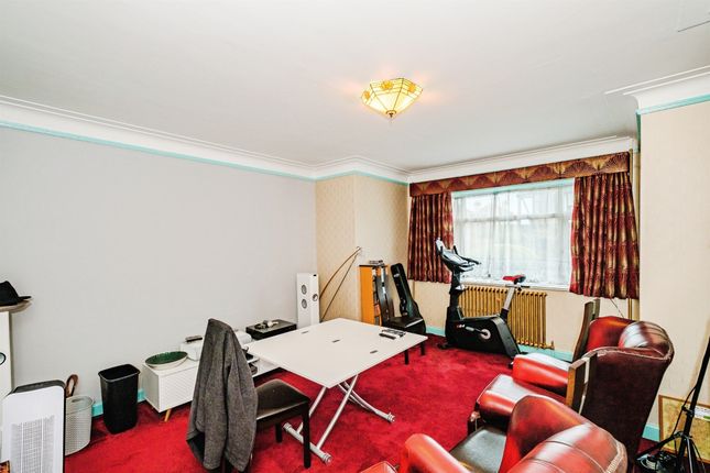 Flat 8, Hastings Court, Winchelsea Gardens, Worthing photo 2