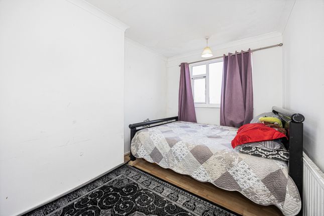 42, Cambridge Heath Road, London photo 4