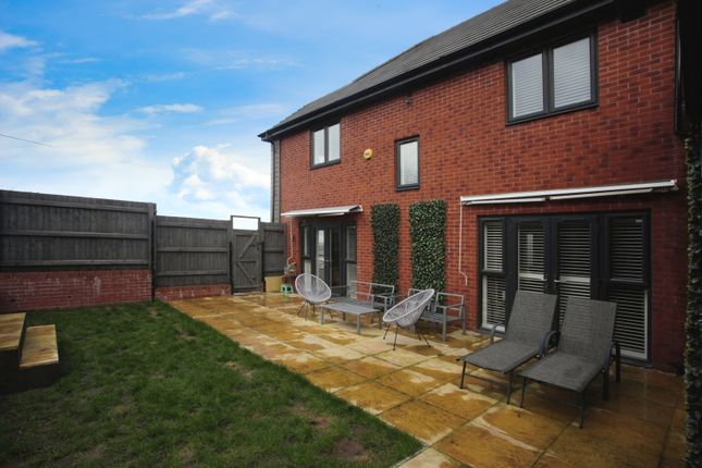 Detached house for sale in Springwood Gate, Nuneaton, Warwickshire