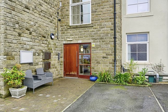 28, Floats Mill, Colne photo 3