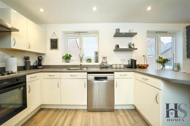 25 Miners Way, Cannock photo 3