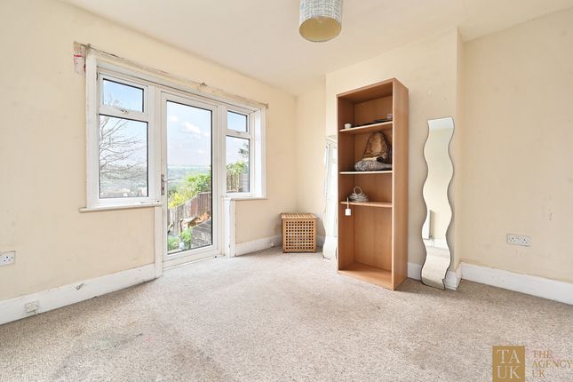 13, Widdicombe Way, Brighton photo 4