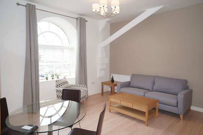 Apt 143, Manchester photo 2