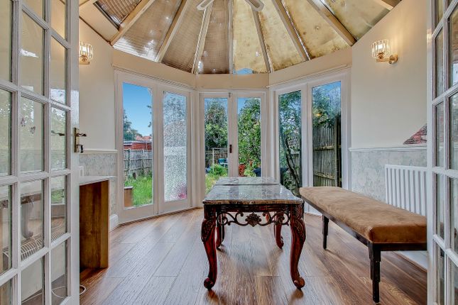 12, Morden Gardens, Greenford photo 4