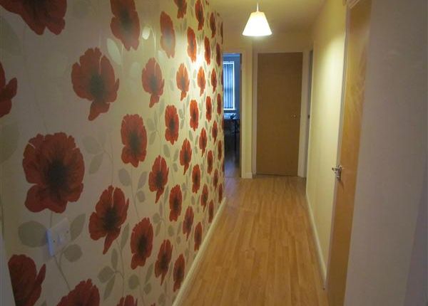 Flat to rent in St. Andrews Close, Canterbury
