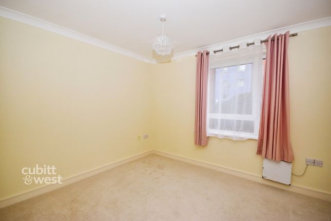 Flat 1, Wheatcroft Court, Cleeve Way, Sutton photo 5