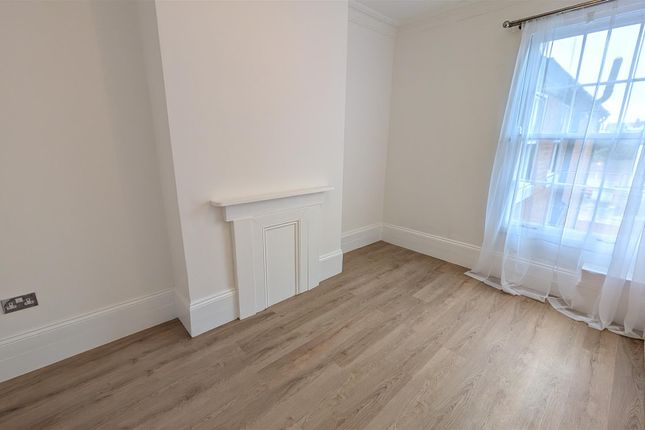 Flat 2, Trinity House, Leamington Spa photo 4