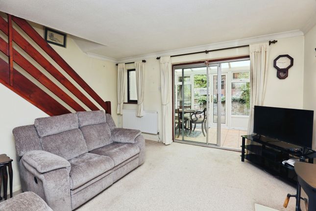6, Burley Close, Eastleigh photo 2