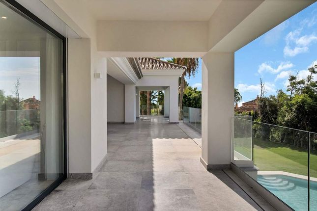 Town house for sale in Marbella, Andalusia, Spain